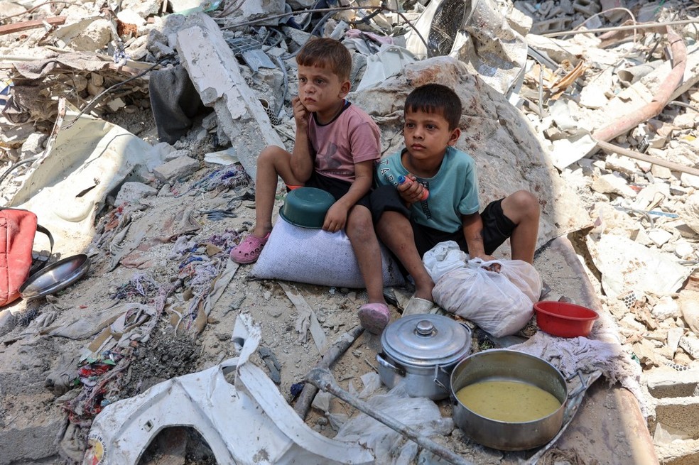 Crianças em campo de refugiados de Gaza — Foto: Omar AL-QATTAA / AFP