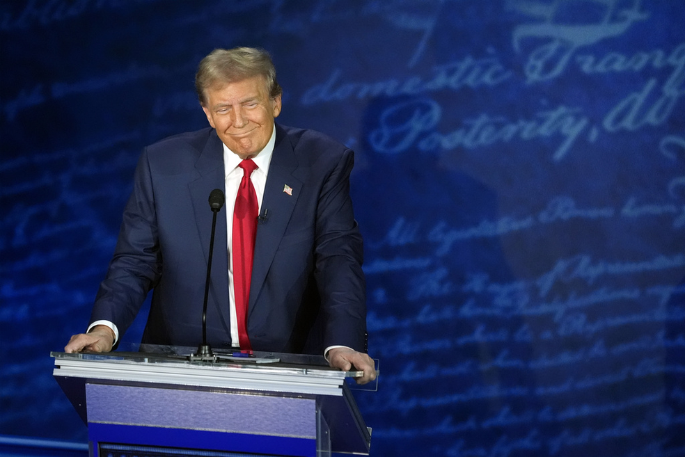 Donald Trump em debate presidencial da ABC News, em 10 de setembro de 2024 — Foto: Alex Brandon/AP