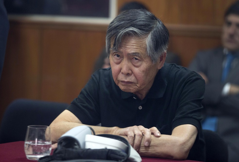 Alberto Fujimori presta depoimento em 2013 — Foto: Martin Mejia/AP