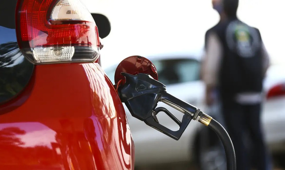 Indicador Cepea/Esalq do hidratado registrou alta de 1,37% em relação à primeira semana de junho e fechou em R$ 2,3378/litro. — Foto: Marcelo Camargo/Agência Brasil