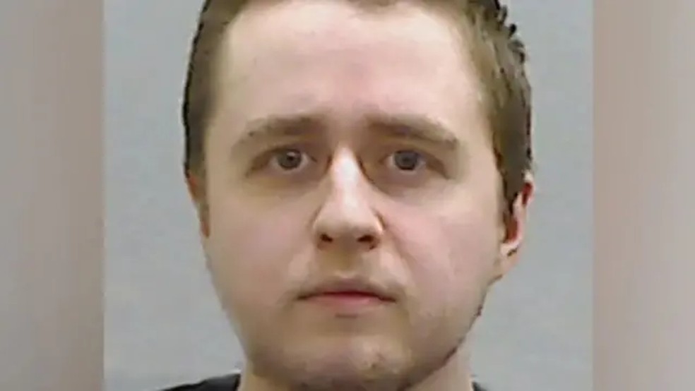 Alexander McCartney foi condenado por uma série de crimes e ficará na prisão por pelo menos 20 anos — Foto: Serviço Policial da Irlanda do Norte/via BBC