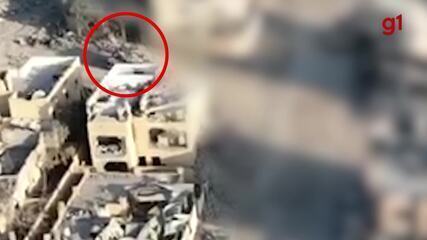 Imagens aéreas mostram tanque israelense disparando contra local onde chefe do Hamas esta Imagens aéreas mostram tanque israelense disparando contra local onde chefe do Hamas esta