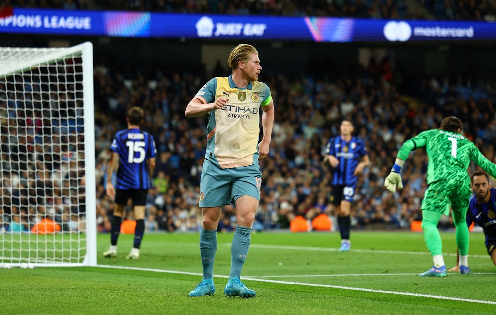 Kevin De Bruyne em partida pelo Manchester City. — Foto: Reuters