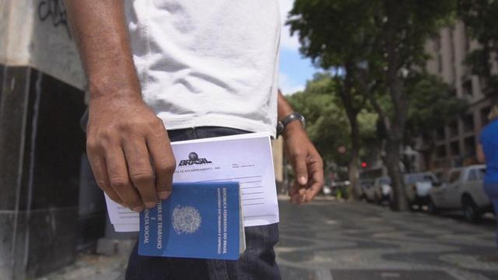Carteira de trabalho; desemprego; emprego; vagas — Foto: Reprodução/TV Globo