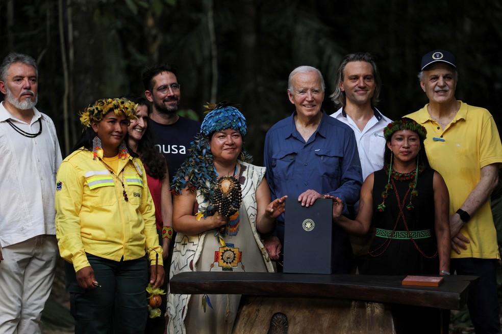 Biden durante visita ao Museu da Amazônia, em Manaus (AM), neste domingo (17). — Foto: Leah Millis/Reuters