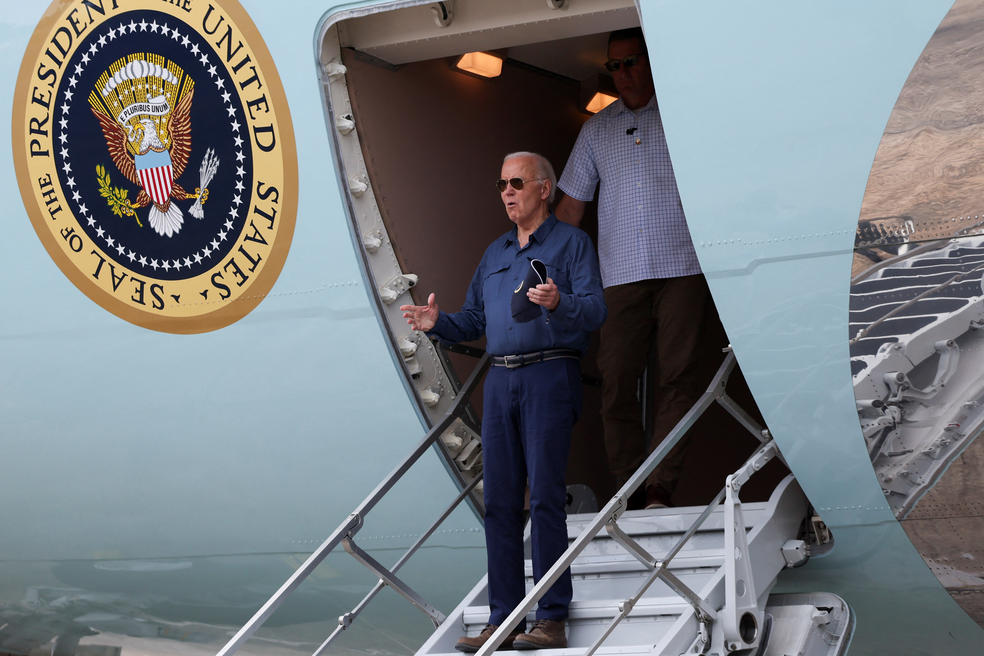 Biden desembarca em Manaus para visitar a Amazônia — Foto: Leah Millis/Reuters