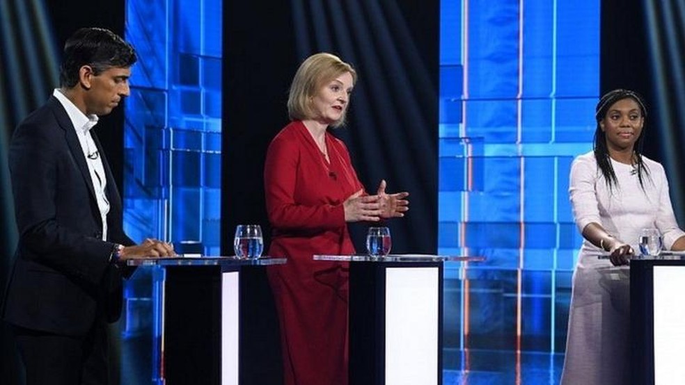 Kemi Badenoch derrotou alguns grandes nomes ao concorrer à liderança conservadora em 2022, antes de ser eliminada na penúltima rodada de votação pelos parlamentares — Foto: EPA via BBC