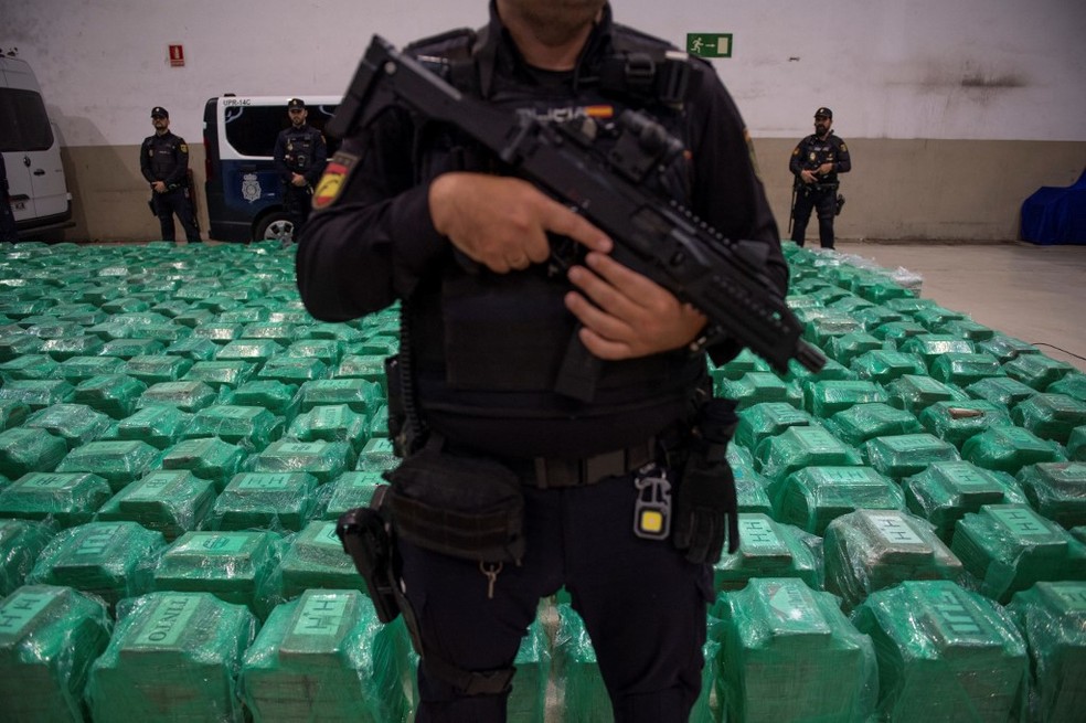 Operação levou à apreensão recorde de cocaína, segundo a polícia espanhola — Foto: Jorge Guerrero/AFP