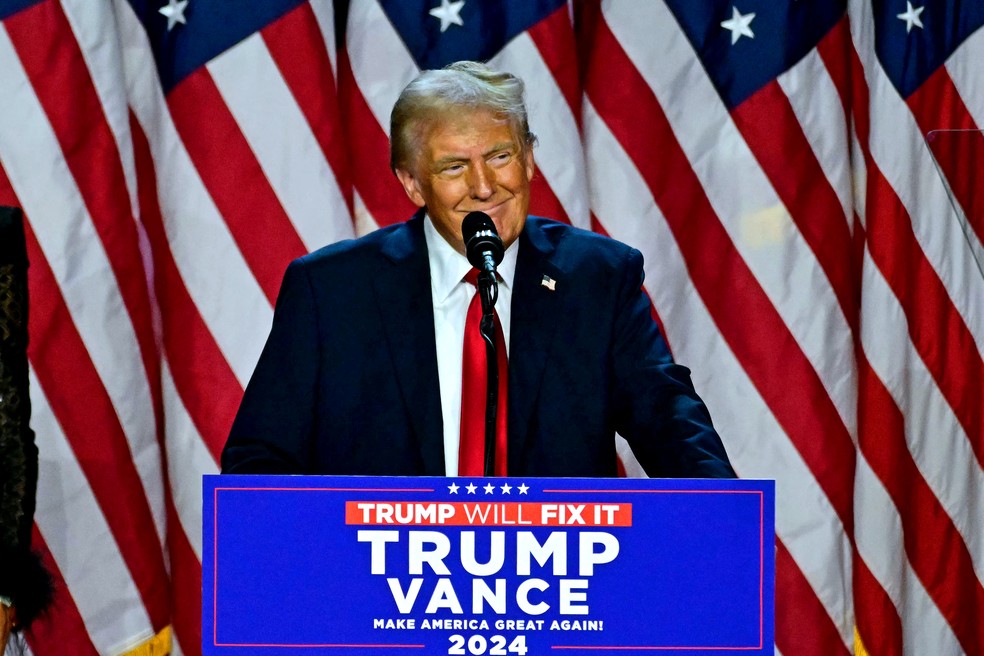 Donald Trump em discurso após a eleição de 2024. — Foto: Jim WATSON / AFP