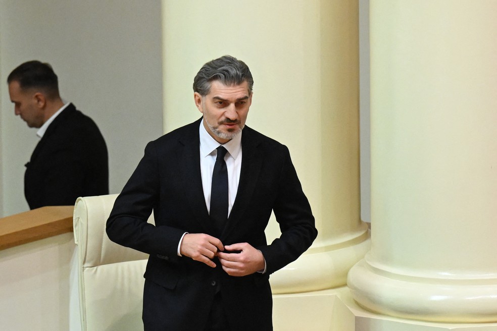 Mikheil Kavelashvili após ser eleito como presidente da Geórgia, no parlamento em Tbilisi, em 14 de dezembro de 2024 — Foto: Vano Shlamov/AFP