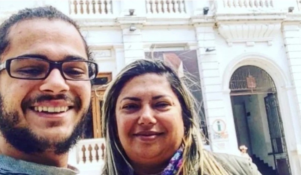 Igor Rafael e a mãe, Neidimar Oliveira, em imagem de arquivo — Foto: Arquivo pessoal/Reprodução