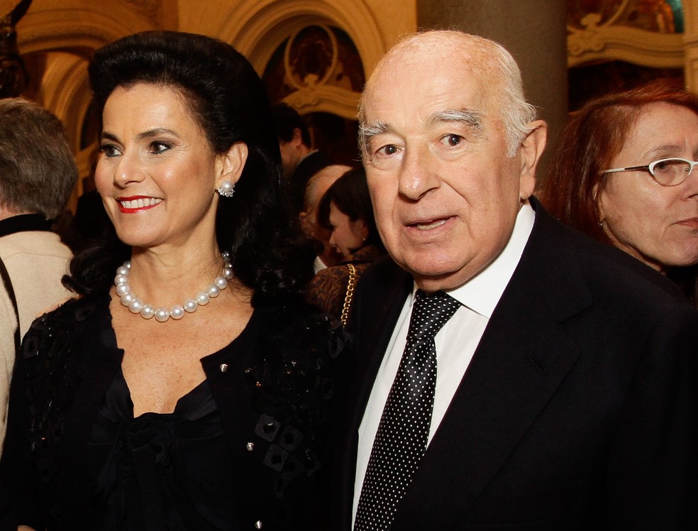 Foto de arquivo de maio de 2014 mostra Vicky e Joseph Safra no Teatro Municipal de São Paulo. — Foto: Silvana Garzaro/Estadão Conteúdo