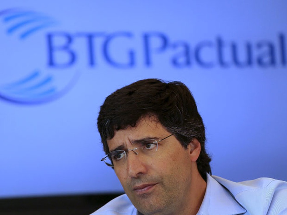 Presidente e controlador do banco BTG Pactual, André Esteves, durante entrevista em São Paulo — Foto: REUTERS/Nacho Doce