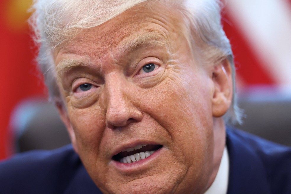 O presidente dos EUA, Donald Trump, faz comentários no Salão Oval da Casa Branca, em Washington, D.C. — Foto: Kevin Lamarque/Reuters