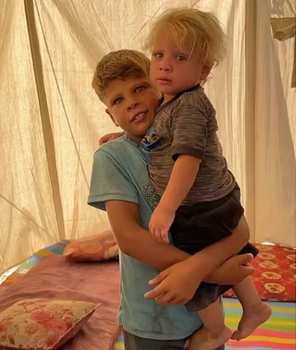 Depois de ver o vídeo, uma organização humanitária egípcia procurou por Jadoua e seu irmãozinho por três dias até que eles foram encontrados e devolvidos a seus pais — Foto: Ahmed Younis @ahmed.ys3