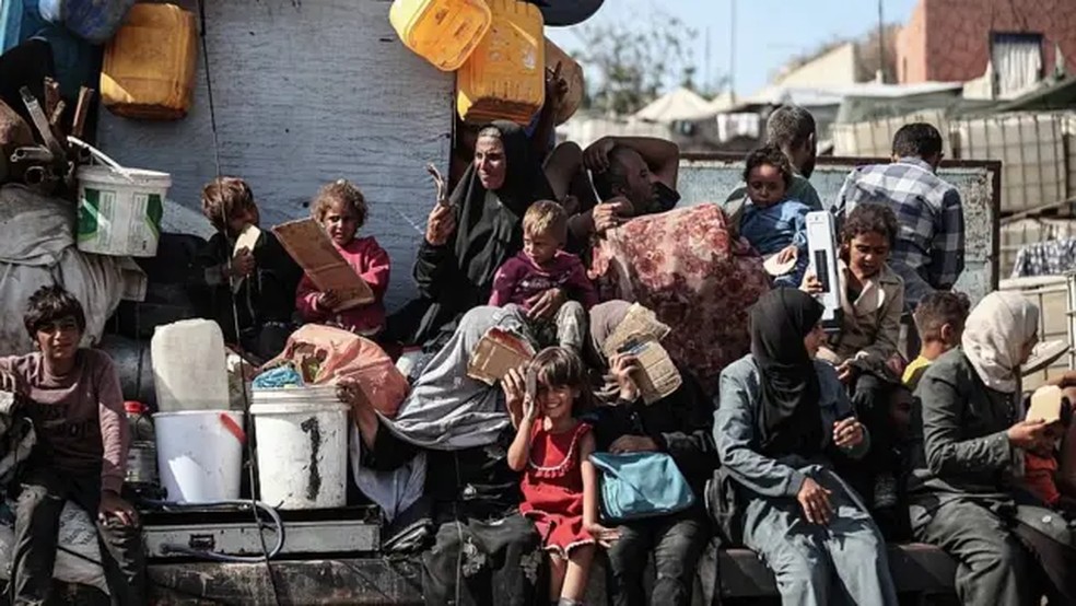 "É desumano esperar que meio milhão de crianças, espancadas e traumatizadas por mais de 700 dias de conflito implacável, fujam de um inferno apenas para acabar em outro", disse Tess Ingram, porta-voz da Unicef — Foto: Getty Images via BBC