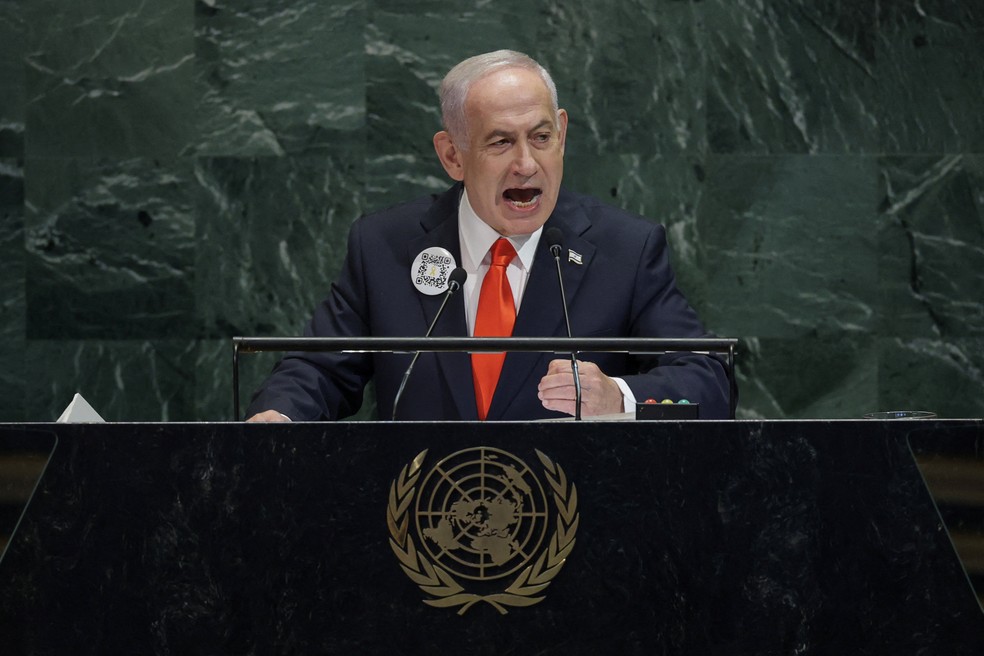 O primeiro-ministro de Israel, Benjamin Netanyahu, durante discurso na Assembleia Geral da ONU, em 26 de setembro de 2025. — Foto: Jeenah Moon/ Reuters