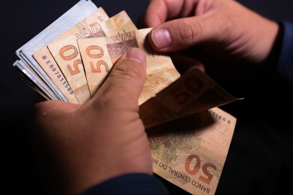 Dinheiro, real, notas de R$ 50, contagem de cédulas — Foto: Marcello Casal Jr./Agência Brasil