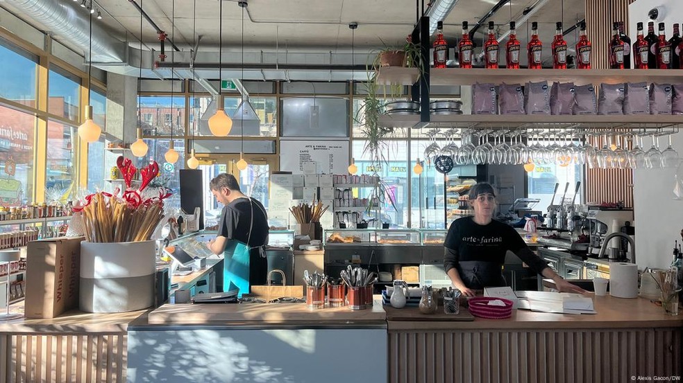 Nos EUA, dois terços dos clientes dão gorjetas de 15% ou mais, segundo pesquisa — Foto: Alexis Gacon/DW