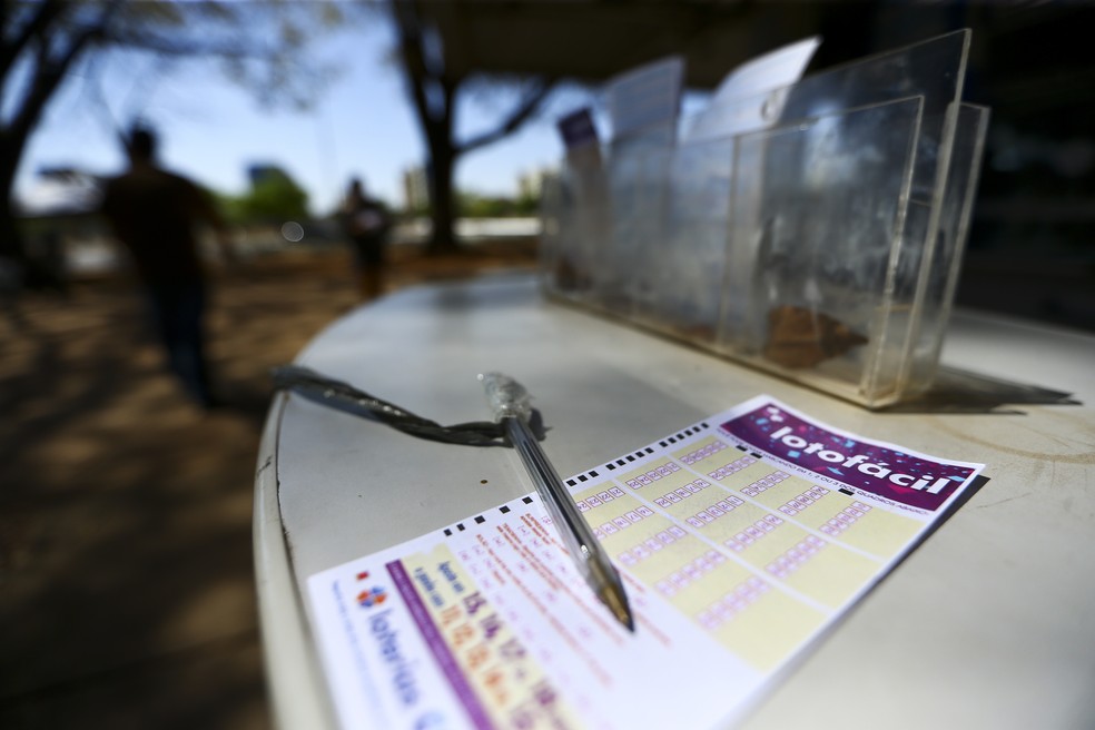 Volante da Lotofácil. — Foto: Marcelo Camargo/Agência Brasil