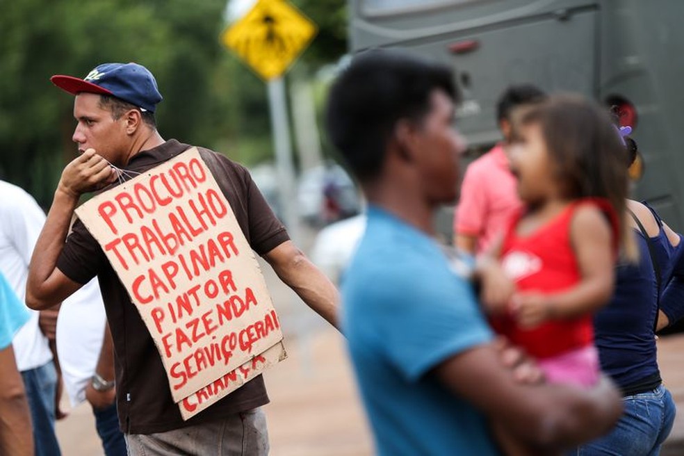 População desocupada caiu para 6,118 milhões, o menor contingente desde o último trimestre de 2013 — Foto: Marcelo Camargo/Agência Brasil