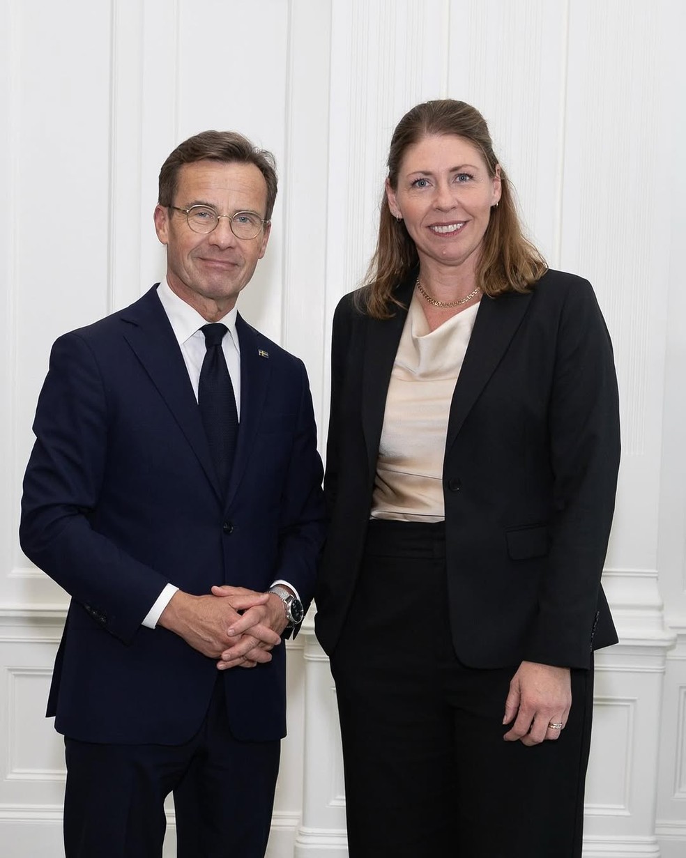 Primeiro-ministro da Suécia, Ulf Kristersson, com a nova ministra da Saúde, Elisabet Lann — Foto: Reprodução/Instagram