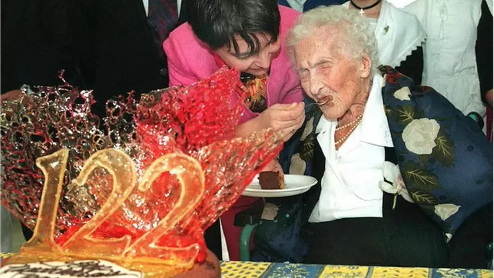 Francesa Jeanne Calment, que morreu aos 122 anos em 1997, é a única pessoa reconhecida por ter vivido além dos 120 — Foto: Getty Images via BBC