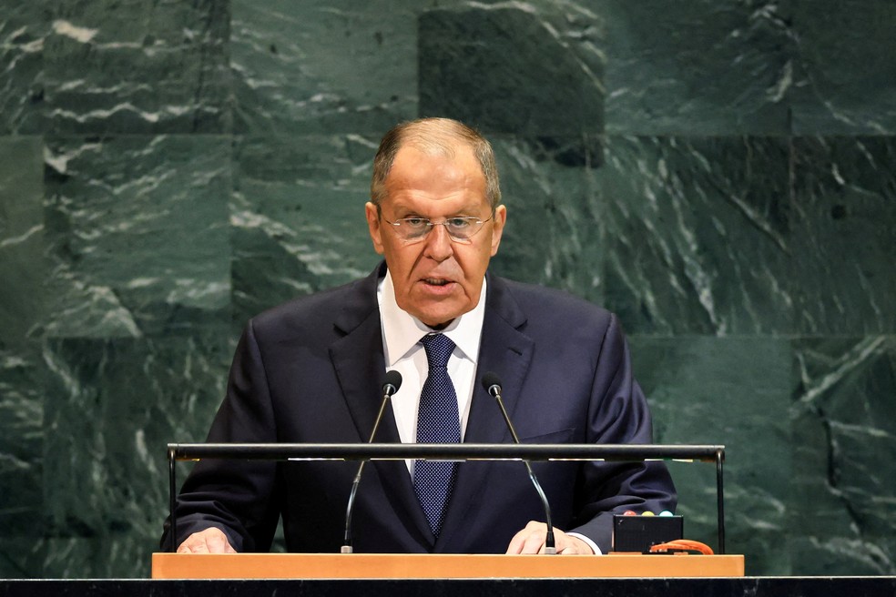 O Ministro das Relações Exteriores da Rússia, Sergei Lavrov, discursa na 80ª Assembleia Geral das Nações Unidas (AGNU), na sede da ONU em Nova York, EUA, em 27 de setembro de 2025 — Foto: Caitlin Ochs/Reuters