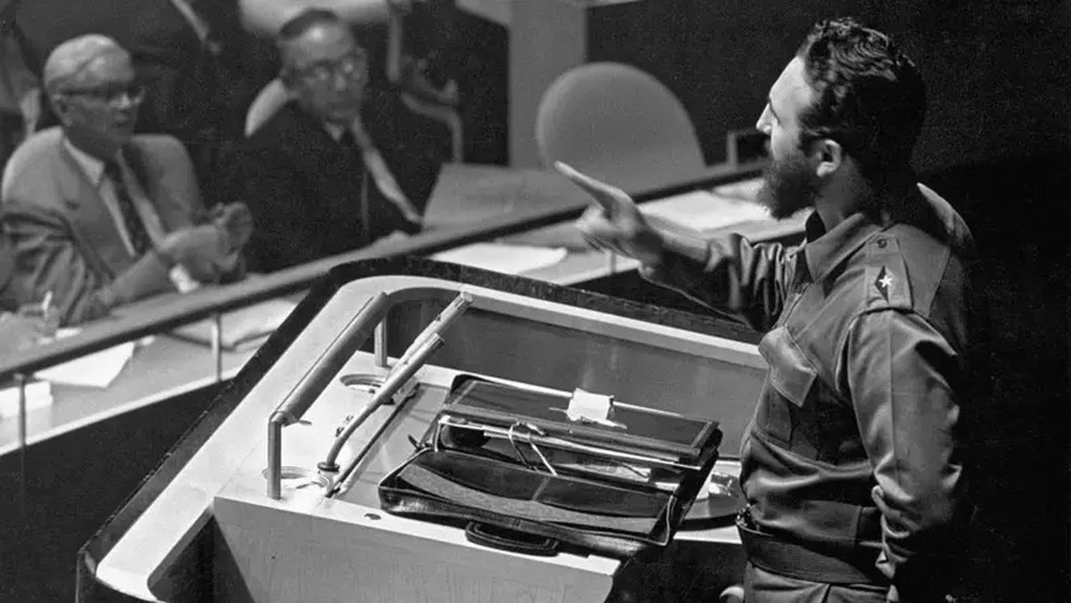 Fidel Castro, em 1960, no que até hoje é o discurso mais longo da história da ONU: 269 minutos — Foto: Getty Images via BBC