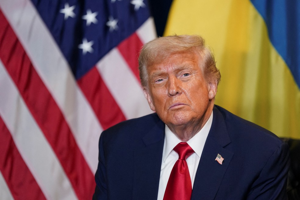 O presidente dos Estados Unidos, Donald Trump, durante encontro com a delegação da Ucrânia em 23 de setembro de 2025 — Foto: REUTERS/Al Drago