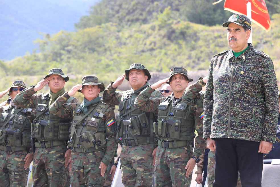 Maduro aparece fardado durante visita a tropas em 28 de agosto de 2025 — Foto: Palácio Miraflores