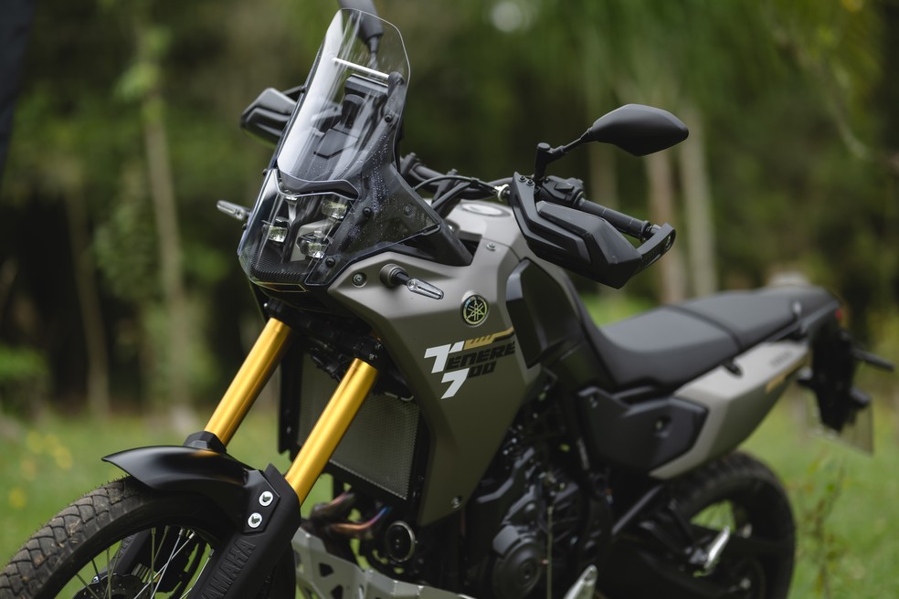 Farol é composto por quatro "canhões" de LED — Foto: Stephan Solon