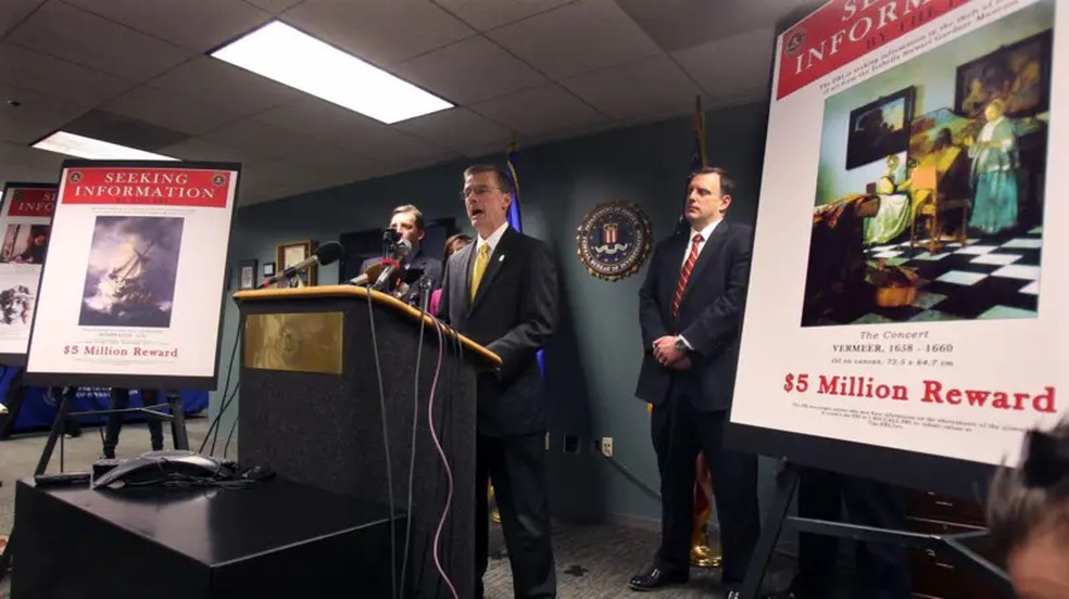 Entrevista coletiva do FBI em Boston, como parte da investigação do roubo de obras de arte do Museu Isabella Stewart Gardner, em 15 de março de 2013 — Foto: Getty Images via BBC