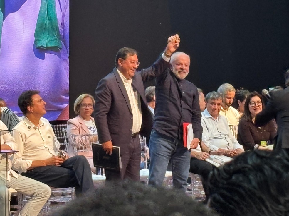 Presidente da Bolívia, Luis Arce (à esquerda), e presidente do Brasil, Luiz Inácio Lula da Silva (à direita) — Foto: Mateus Santos/g1