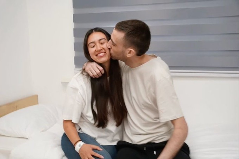 Noa Argamani e Avinatan Or juntos de novo — Foto: Forças de Defesa de Israel / Divulgação