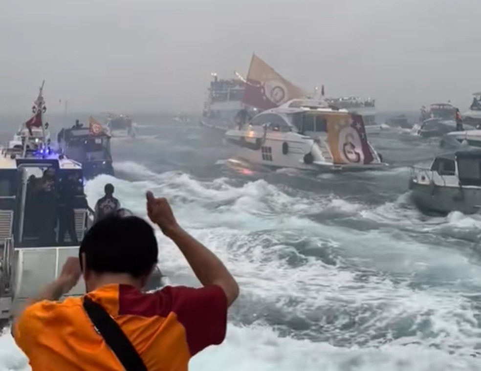 Vídeo de celebração do Galatasaray após vitória do campeonato turco em maio de 2025. — Foto: Reprodução