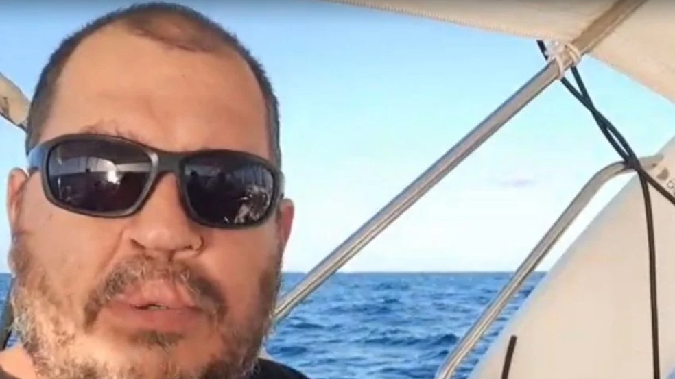 Miguel Viveiros de Castro estava em missão humanitária rumo à Faixa de Gaza, quando a embarcação foi interceptada pelo governo israelense. — Foto: Reprodução redes sociais