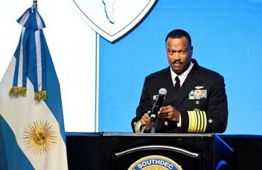 Comandante das operações militares dos EUA na América Latina se demite