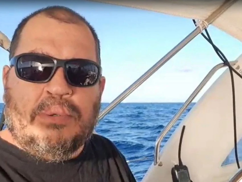 Miguel Viveiros de Castro estava em missão humanitária rumo à Faixa de Gaza, quando a embarcação foi interceptada pelo governo israelense. — Foto: Reprodução redes sociais