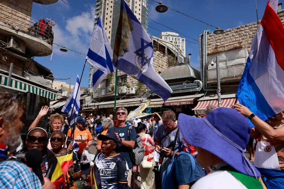 Comemoração pelo acordo de cessar-fogo em Jerusalém — Foto: MENAHEM KAHANA / AFP