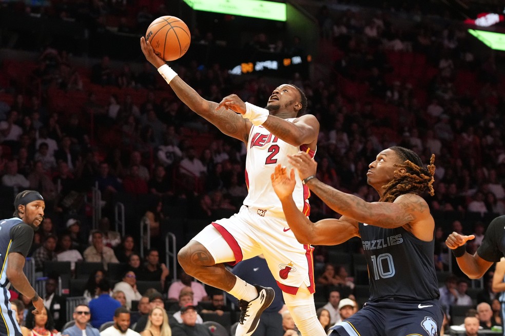 Armador Terry Rozier, do Miami Heat, durante jogo em 17 de outubro de 2025. — Foto: AP Photo/Marta Lavandier