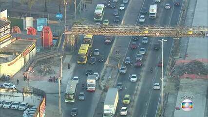 IBGE: Carro é o principal meio de transporte até o trabalho; 21% vão de ônibus, 18%, a pé