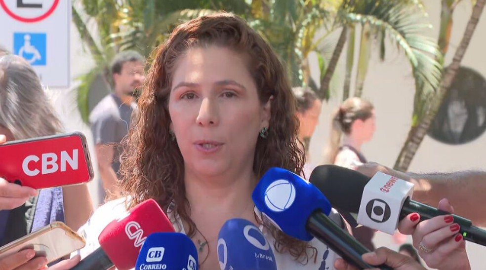 Ministra da Gestão e Inovação, Esther Dweck, durante entrevista coletiva. — Foto: Reprodução/ TV Globo