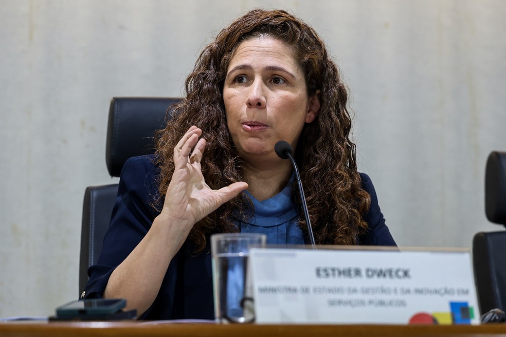 A ministra da Gestão e da Inovação em Serviços Públicos, Esther Dweck, apresenta os detalhes do edital da 2ª edição do Concurso Nacional Unificado (CNU). — Foto: Valter Campanato/Agência Brasil