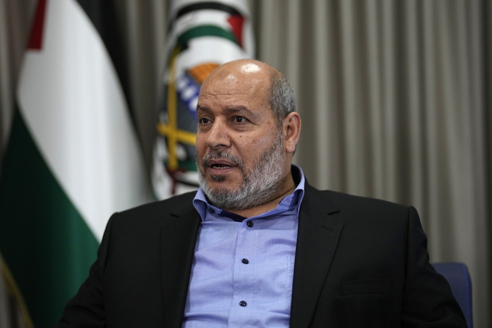 Khalil Al-Hayya, uma importante autoridade política do Hamas, em entrevista à Associated Press em 2024 — Foto: Khalil Hamra/AP
