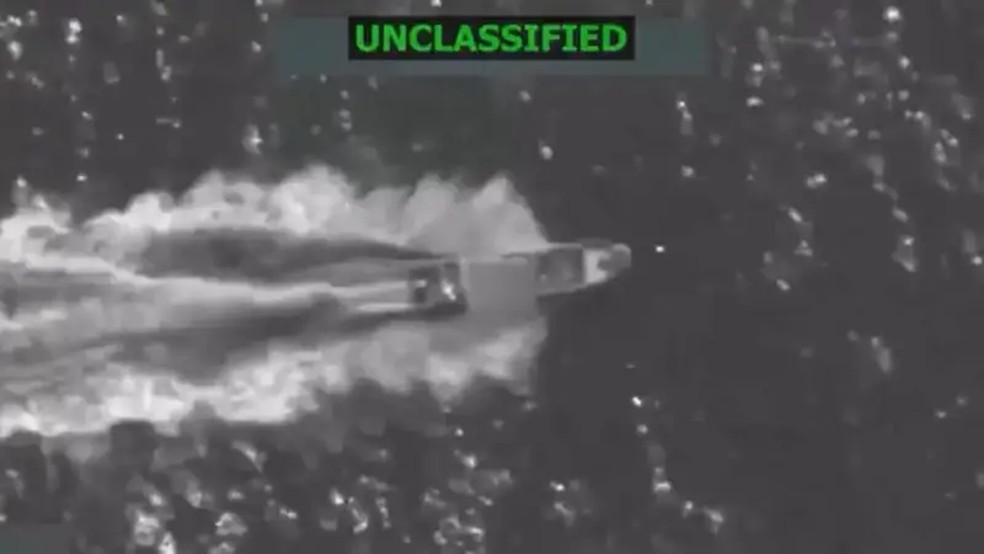 Hegseth publicou nas redes sociais vídeos dos ataques americanos no Pacífico. — Foto: Reprodução/Pete Hegseth/X via BBC