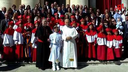 Vestidos de cardeais e papa, alunos de escola em Chicago são recebidos por Leão XIV