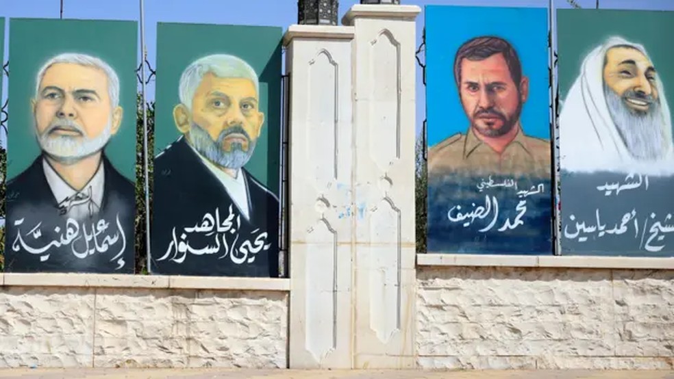Muitas das principais figuras militares e políticas do grupo foram mortas. Da esquerda para a direita: Ismail Haniyeh, Yahya Sinwar, Mohammed Deif (1965-2024) e o xeque Ahmed Yassin (1936-2004). — Foto: EPA/Shutterstock