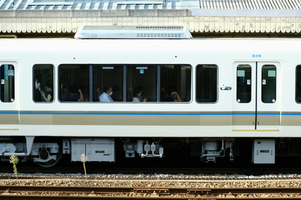 Trem de passageiros no Japão — Foto: Siborey Sean/Unsplash