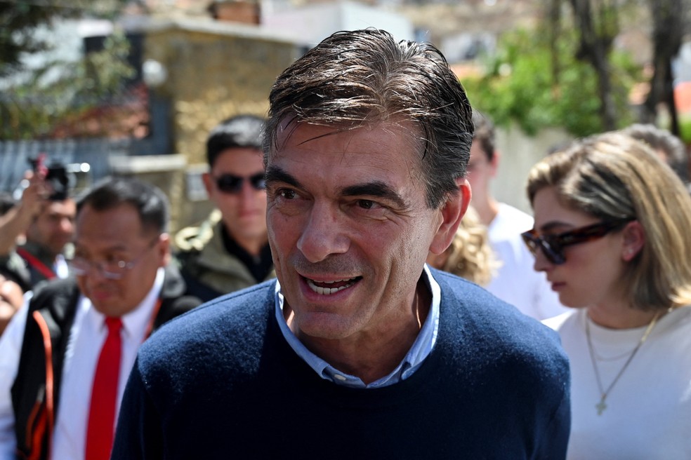 Rodrigo Paz durante a votação na Bolívia - 19/10/2025 — Foto: REUTERS/Claudia Morales